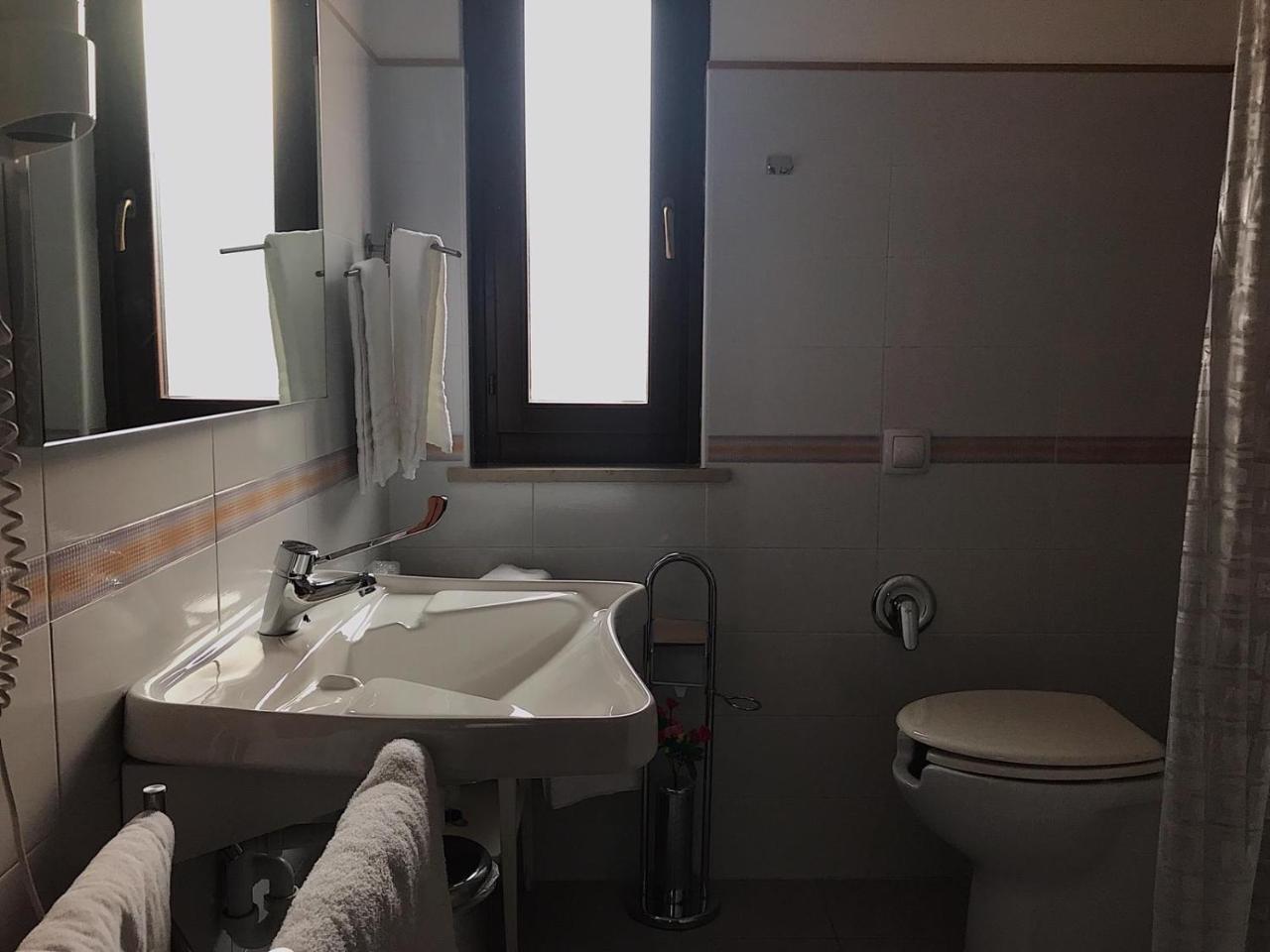 Hotel Opera' Moscufo ภายนอก รูปภาพ