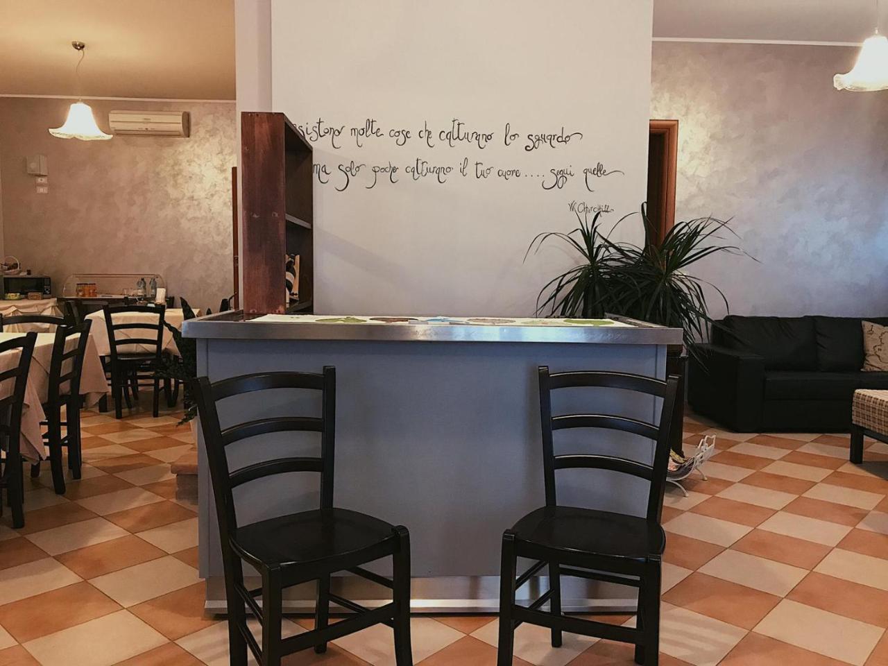 Hotel Opera' Moscufo ภายนอก รูปภาพ