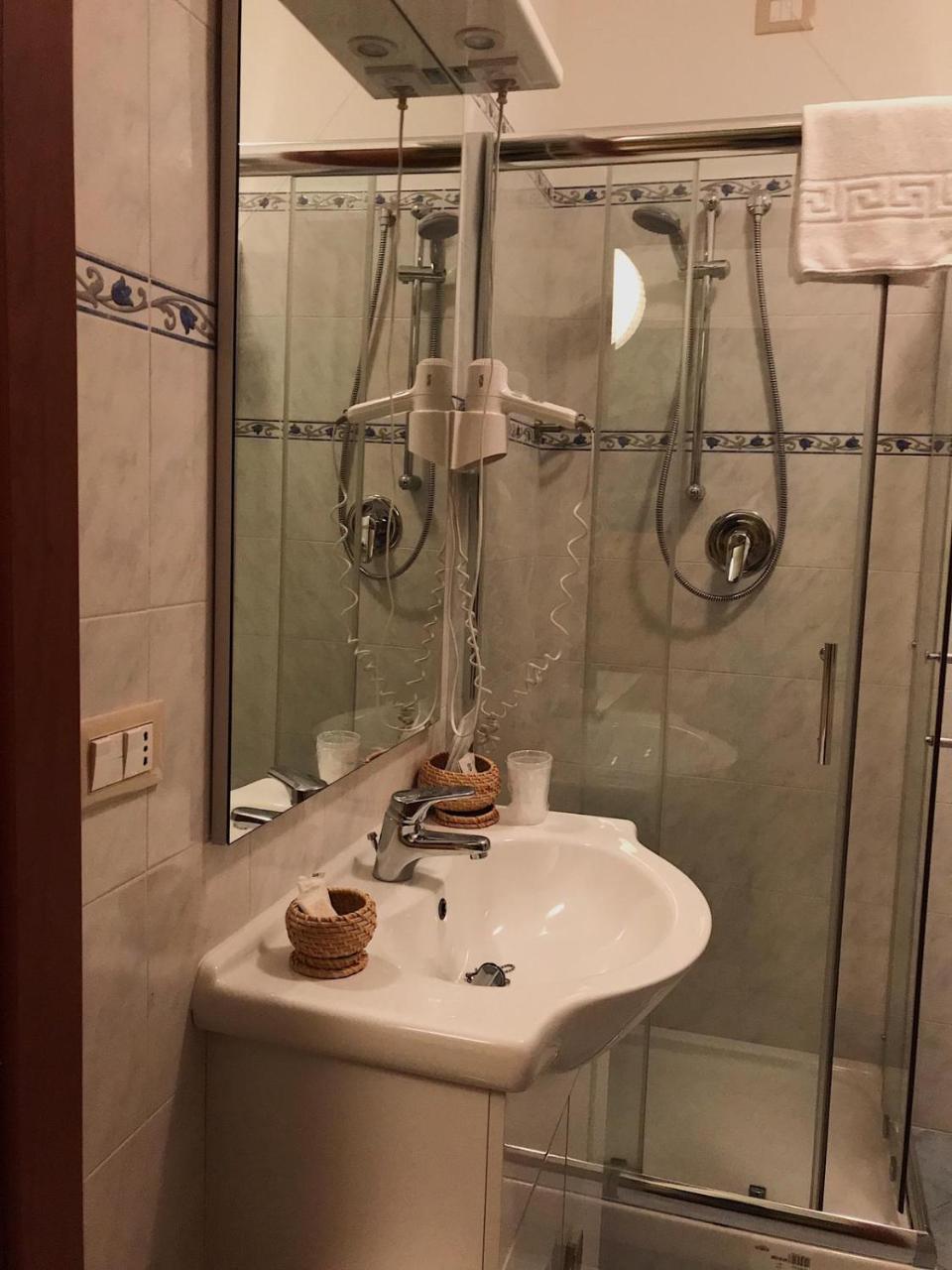 Hotel Opera' Moscufo ภายนอก รูปภาพ